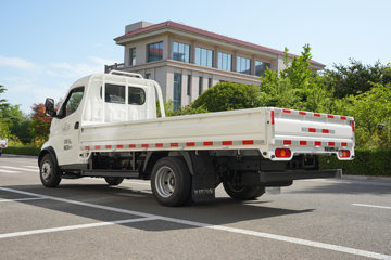 �ɵ�U9 Һɲ 3.805�׵��Ŵ��綯����΢�� �д��º�56.67kWhͼƬ