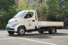 飞碟U9 液刹 3.805米单排纯电动栏板微卡 中创新航56.67kWh