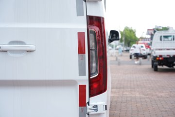 ���� �����V5 2025�� 1.6L���� 122���� 2�� ��ջ���ͼƬ