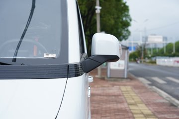 ���� �����V5 2025�� 1.6L���� 122���� 2�� ��ջ���ͼƬ