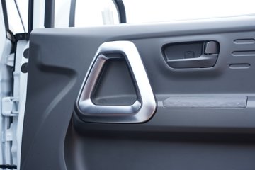 ���� �����V5 2025�� 1.6L���� 122���� 2�� ��ջ���ͼƬ