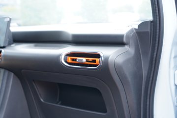 ���� �����V5 2025�� 1.6L���� 122���� 2�� ��ջ���ͼƬ