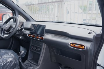 ���� �����V5 2025�� 1.6L���� 122���� 2�� ��ջ���ͼƬ