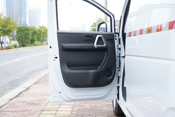 ���� �����V5 2025�� 1.6L���� 122���� 2�� ��ջ���ͼƬ