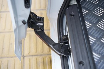 ���� �����V5 2025�� 1.6L���� 122���� 2�� ��ջ���ͼƬ