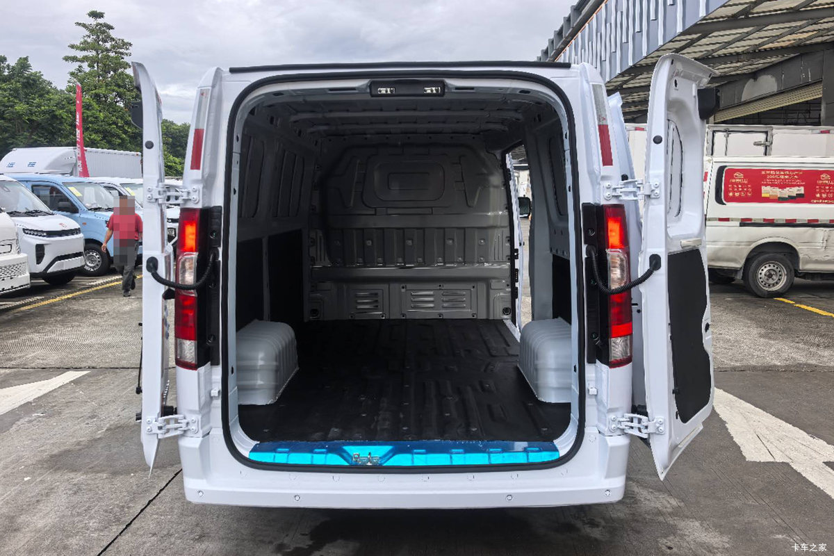 Զ ȫV7E 2025 ǻ۰ 2 綯ջ ʱ50.2kWh