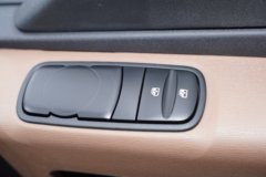 东风天锦KR PLUS 2025款 330马力 4X2 AMT自动档 8米冷藏车