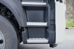 东风天锦KR PLUS 2025款 330马力 4X2 AMT自动档 8米冷藏车