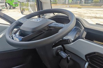 Ծ�� ����T1 Һɲ 3.15��˫�Ŵ��綯�����Ῠ ����ʱ��100.46kWhͼƬ