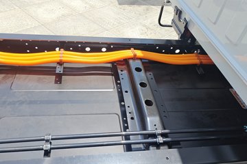 Ծ�� ����T1 Һɲ 3.15��˫�Ŵ��綯�����Ῠ ����ʱ��100.46kWhͼƬ