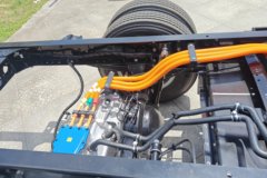 跃进 大拿T1 液刹 3.15米双排纯电动栏板轻卡 宁德时代100.46kWh