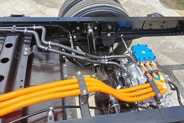 Ծ�� ����T1 Һɲ 3.15��˫�Ŵ��綯�����Ῠ ����ʱ��100.46kWhͼƬ