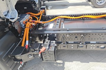 Ծ�� ����T2 Һɲ 4.17�׵��Ŵ��綯��ʽ�Ῠ ����ʱ��70.59kWhͼƬ