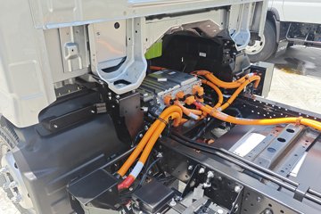 Ծ�� ����T2 Һɲ 4.17�׵��Ŵ��綯��ʽ�Ῠ ����ʱ��70.59kWhͼƬ