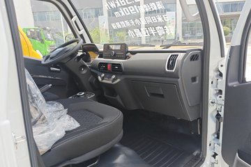 Ծ�� ����T3 Һɲ 3.805�׵��Ŵ��綯�����Ῠ ����ʱ��53.58kWhͼƬ