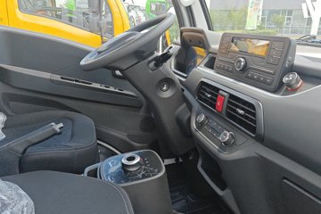 Ծ�� ����T3 Һɲ 3.805�׵��Ŵ��綯�����Ῠ ����ʱ��53.58kWhͼƬ