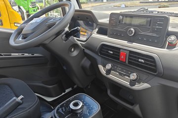 Ծ�� ����T3 Һɲ 3.805�׵��Ŵ��綯�����Ῠ ����ʱ��53.58kWhͼƬ