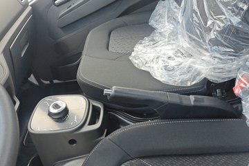 Ծ�� ����T3 Һɲ 3.805�׵��Ŵ��綯�����Ῠ ����ʱ��53.58kWhͼƬ
