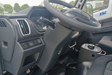 Ծ�� ����T3 Һɲ 3.805�׵��Ŵ��綯�����Ῠ ����ʱ��53.58kWhͼƬ