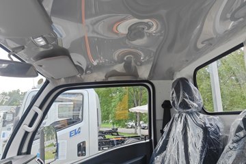 Ծ�� ����T3 Һɲ 3.805�׵��Ŵ��綯�����Ῠ ����ʱ��53.58kWhͼƬ
