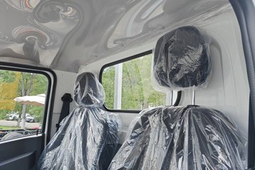 Ծ�� ����T3 Һɲ 3.805�׵��Ŵ��綯�����Ῠ ����ʱ��53.58kWhͼƬ