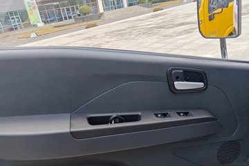 Ծ�� ����T3 Һɲ 3.805�׵��Ŵ��綯�����Ῠ ����ʱ��53.58kWhͼƬ