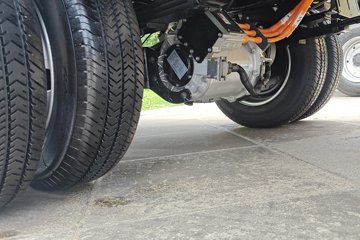 Ծ�� ����T3 Һɲ 3.805�׵��Ŵ��綯�����Ῠ ����ʱ��53.58kWhͼƬ