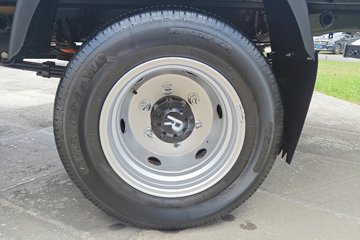 Ծ�� ����T3 Һɲ 3.805�׵��Ŵ��綯�����Ῠ ����ʱ��53.58kWhͼƬ