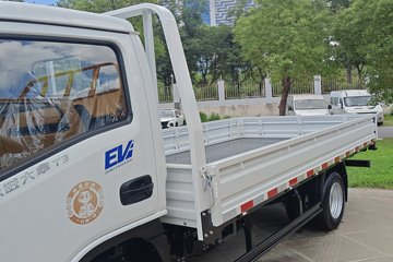 Ծ�� ����T3 Һɲ 3.805�׵��Ŵ��綯�����Ῠ ����ʱ��53.58kWhͼƬ