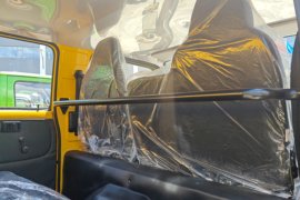 小麒麟&nbsp;自卸车驾驶室                                               图片