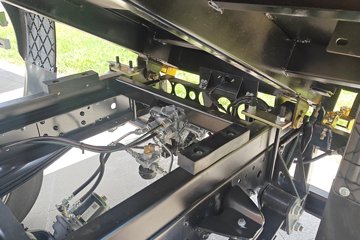 Ծ�� С���� 115���� 4X2 2.2��˫����ж��ͼƬ