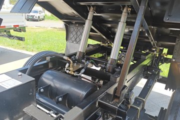 Ծ�� С���� 115���� 4X2 2.2��˫����ж��ͼƬ