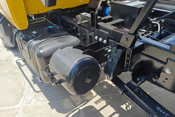 Ծ�� С���� 115���� 4X2 2.2��˫����ж��ͼƬ