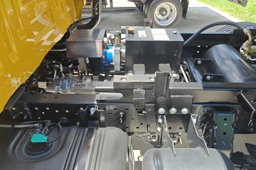 Ծ�� С���� 115���� 4X2 2.2��˫����ж��ͼƬ