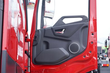 ��������KL 10.8L���� 490���� 4X2 ����12�� AMT�Զ��� ǣ����ͼƬ