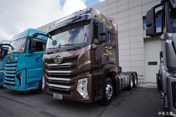 无锡市鹰腾牵引车系列，打折优惠，降3万，赶快抢购！