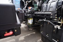 鹰驰&nbsp;载货车底盘                                                图片