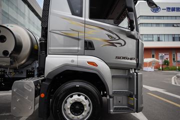 �ൺ��� ӥ�� 12.5L LNG 500���� 6X4 һ�����12�� ǣ����ͼƬ