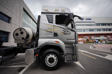 �ൺ��� ӥ�� 12.5L LNG 500���� 6X4 һ�����12�� ǣ����ͼƬ