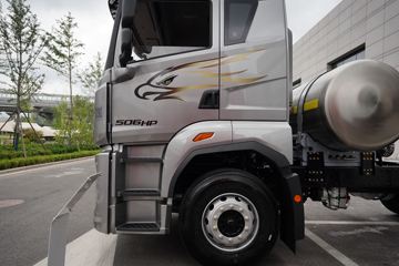 �ൺ��� ӥ�� 12.5L LNG 500���� 6X4 һ�����12�� ǣ����ͼƬ