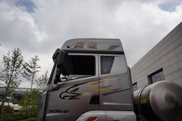 �ൺ��� ӥ�� 12.5L LNG 500���� 6X4 һ�����12�� ǣ����ͼƬ