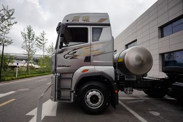 �ൺ��� ӥ�� 12.5L LNG 500���� 6X4 һ�����12�� ǣ����ͼƬ