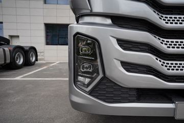 �ൺ��� ӥ�� 12.5L LNG 500���� 6X4 һ�����12�� ǣ����ͼƬ