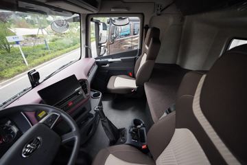 �ൺ��� ӥ�� 12.5L LNG 500���� 6X4 һ�����12�� ǣ����ͼƬ