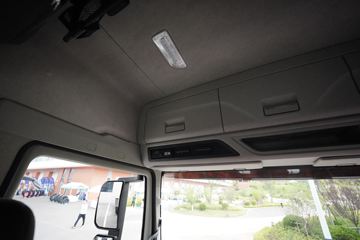 �ൺ��� ӥ�� 12.5L LNG 500���� 6X4 һ�����12�� ǣ����ͼƬ