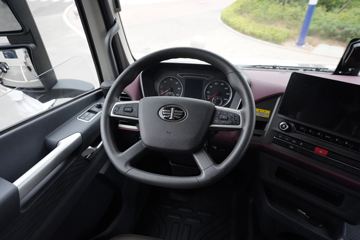 �ൺ��� ӥ�� 12.5L LNG 500���� 6X4 һ�����12�� ǣ����ͼƬ