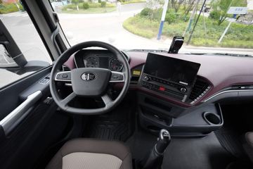 �ൺ��� ӥ�� 12.5L LNG 500���� 6X4 һ�����12�� ǣ����ͼƬ