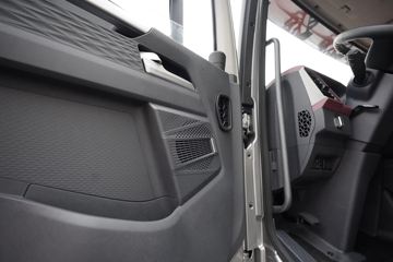 �ൺ��� ӥ�� 12.5L LNG 500���� 6X4 һ�����12�� ǣ����ͼƬ
