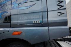 解放鹰航 智享版 13.2L柴油 640马力 6X4 一汽解放12档 AMT自动档 牵引车