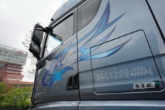 解放鹰航 智享版 13.2L柴油 640马力 6X4 一汽解放12档 AMT自动档 牵引车